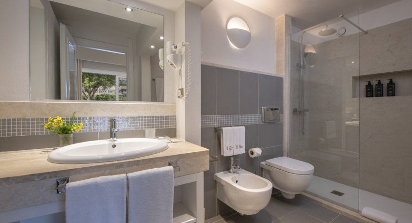Chia Laguna Nature Resort_The Village_Newly Refurbished Bathroom - Chia Laguna Resort Hotel The Village